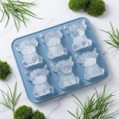 Junazilo® 🐮Mini Highland Cow Ice Cube & Dessert Mold🧊Cute 3D Ice for Drinks, Parties & Gifts